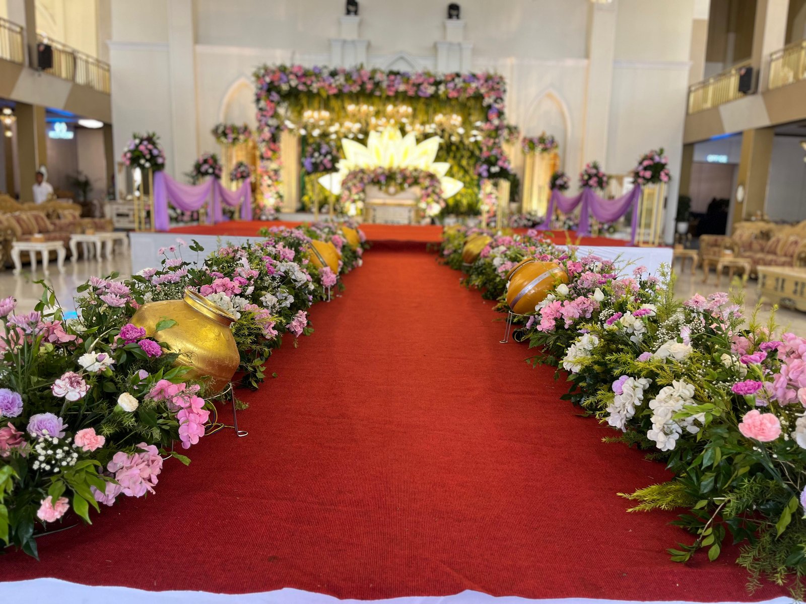 The Royal Bloom Aisle