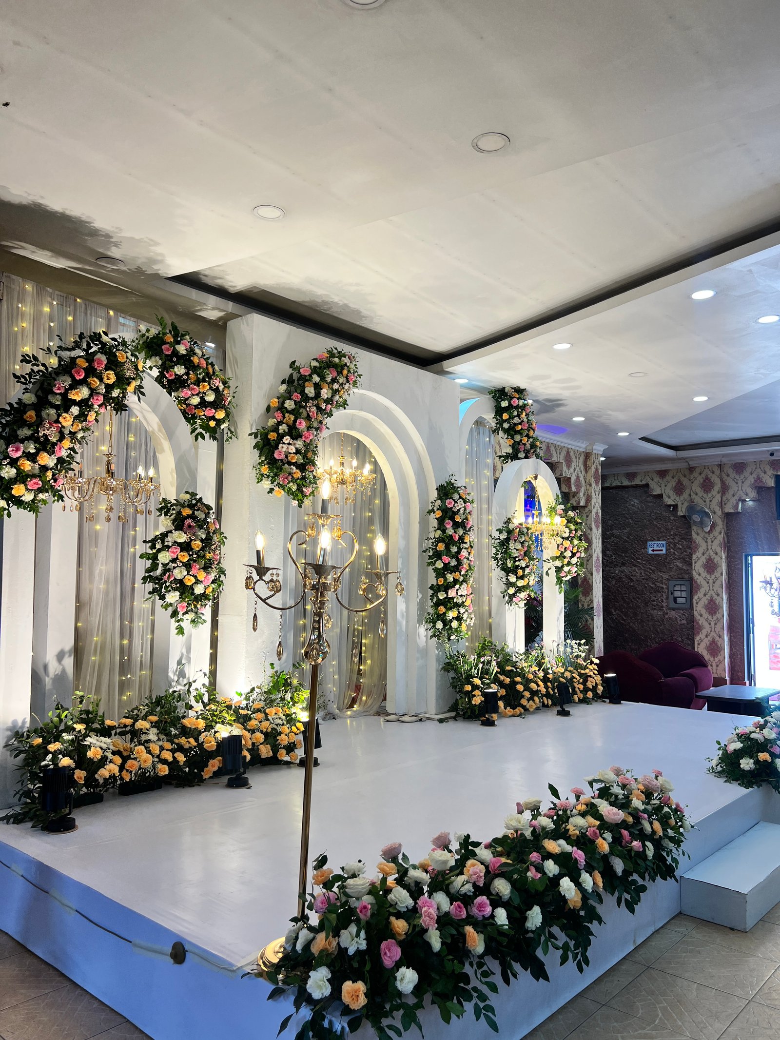 White Elegance Floral Stage