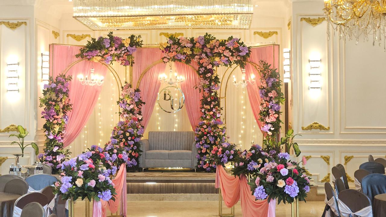 Elegant Floral Wedding Stage