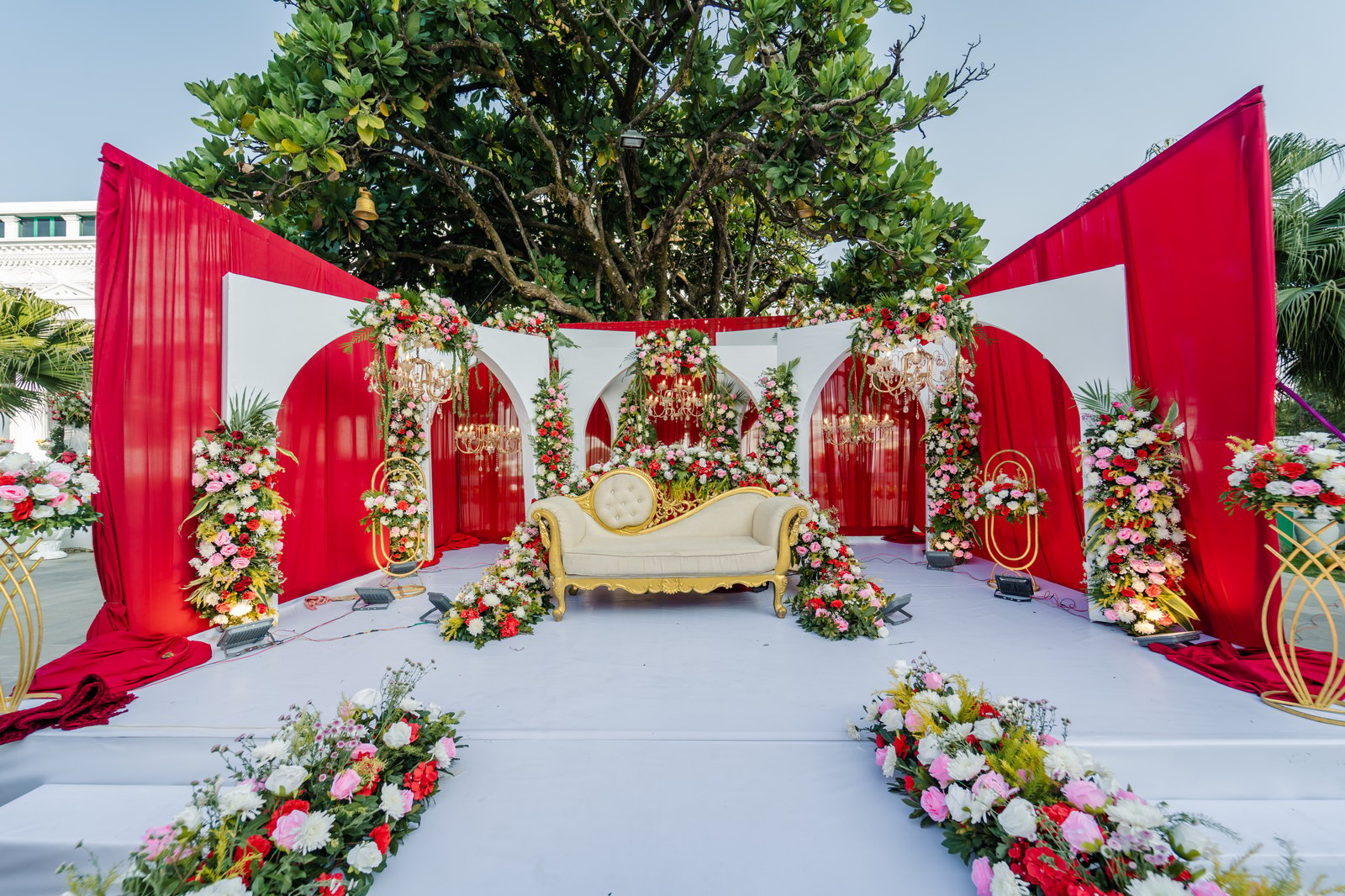 Royal Blossom Arch Stage