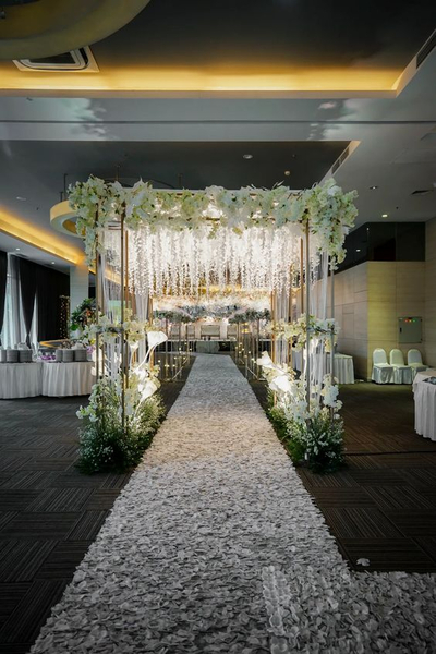 Ethereal Elegance Wedding Aisle(IP 22)