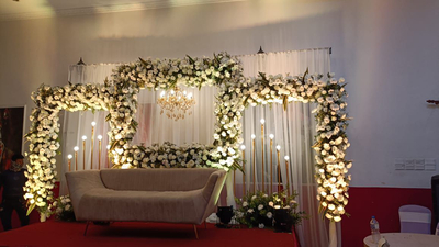 Ethereal White Floral Stage Design(SD 235)