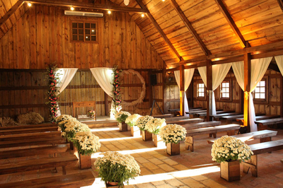 Rustic Elegance Wedding Chapel (IP 19)