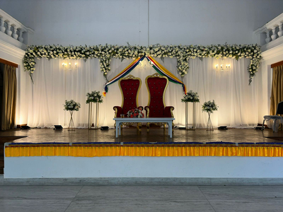 The Regal White Elegance Stage( SD 236)