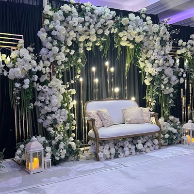 Elegant White Bloom Stage SD 297