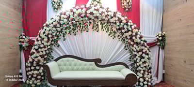 Classic Floral Arch Stage SD (256)