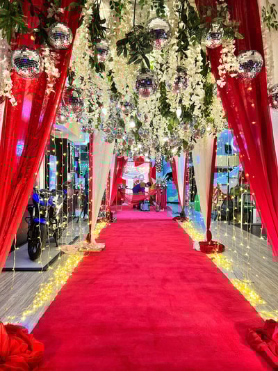 The Glamour Walkway OP 175