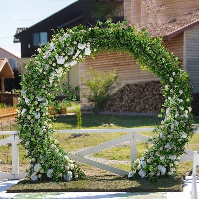 Classic White Floral Circle Arch(PB 134)