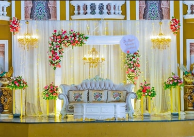 Golden Elegance Wedding Stage (SD 206)