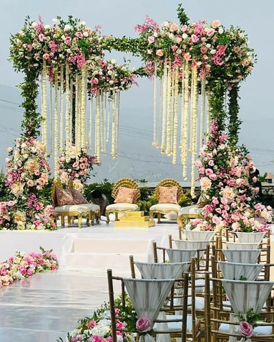 Royal Round Floral Mandap (M115)