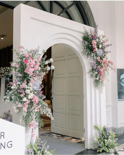 Elegant Floral Archway (EG 81)