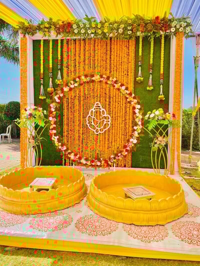 Vibrant Marigold Mehendi Stage(HMSD 22)