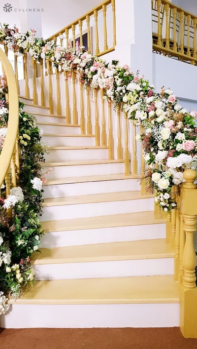 Elegant Floral Stairway Decor(IP 38)