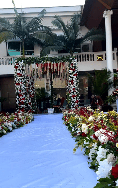 Floral Pillar Mandap (M 112)
