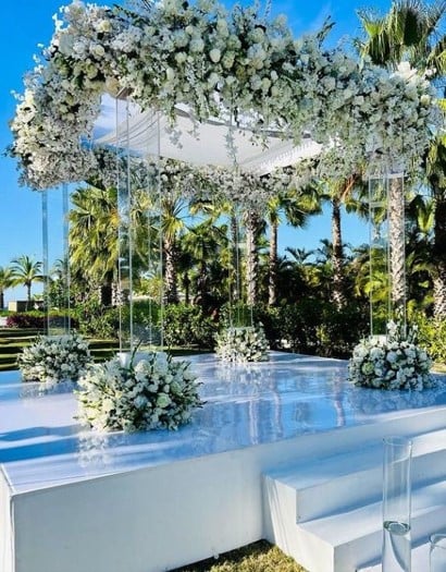 Royal White Mandap M 136