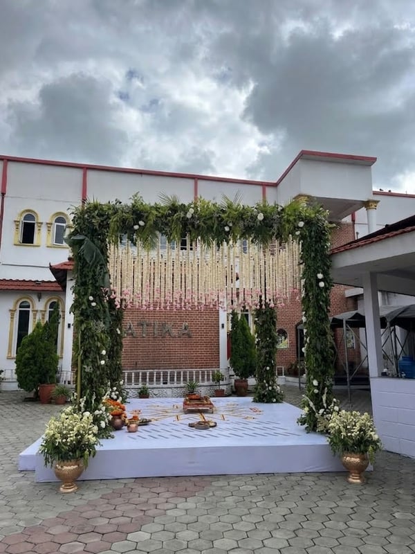 Greenery Hanging Floral Mandap M 142