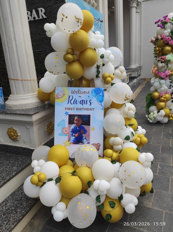 Golden Balloon Welcome Board BD 98