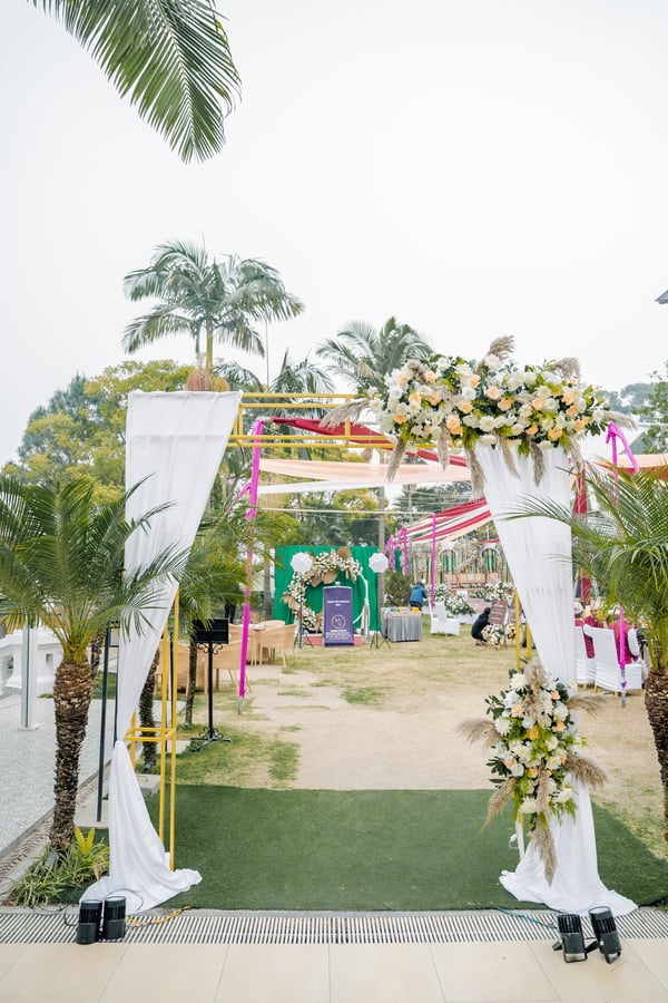 The Floral Welcome Arch(EG85)