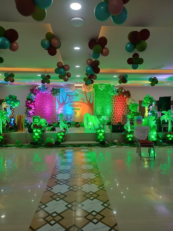 Vibrant Ballon Stage Decoration (BD 6)