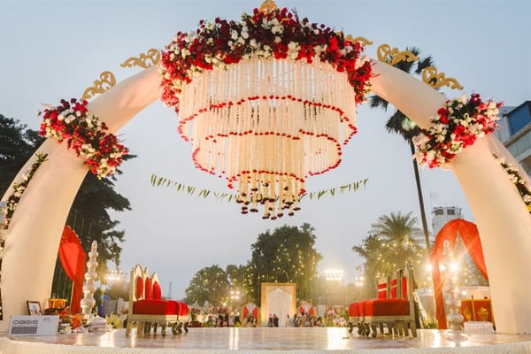 Royal Floral Chandelier Mandap M 127