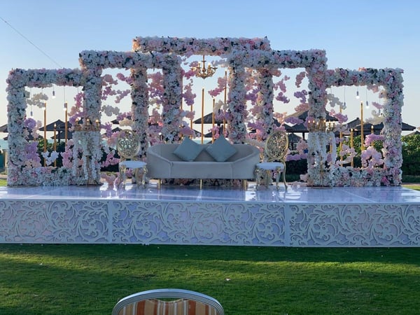 Blush & White Floral Frame Outdoor Stage SD 346