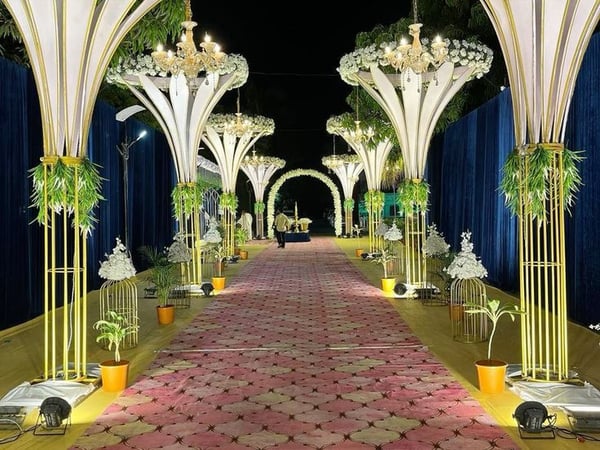 Royal Chandelier Walkway IP 50