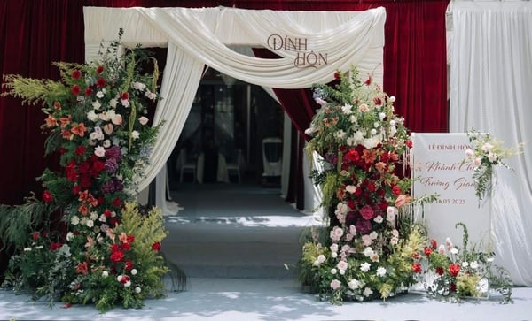 Velvet Elegance Entrance Gate EG 89