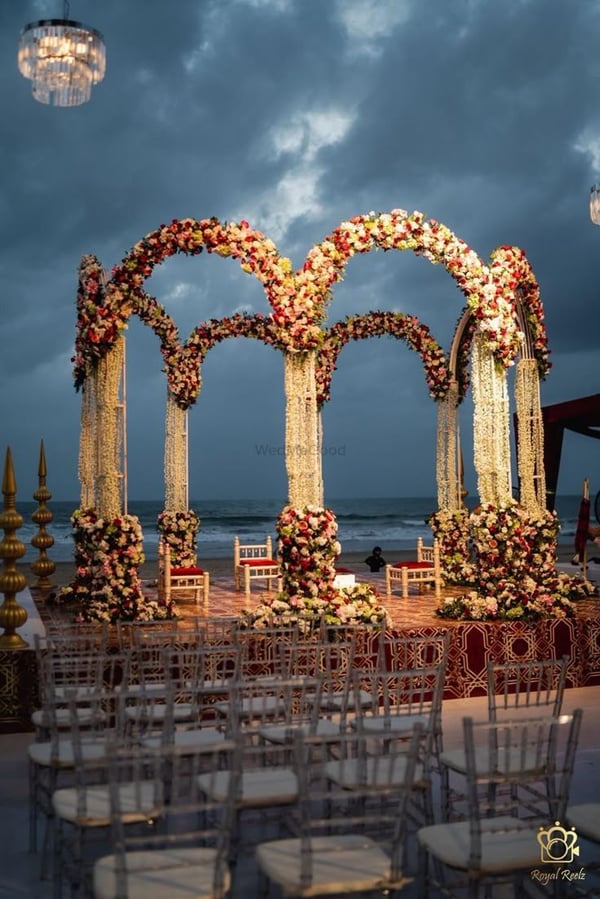 Exquisite Arched Floral Mandap(M114)