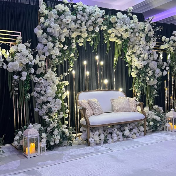 Elegant White Bloom Stage SD 297