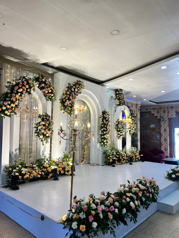 White Elegance Floral Stage(SD 267)