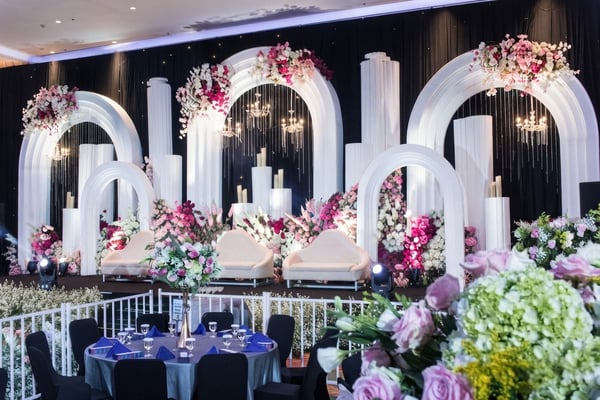 Grand White Arch & Pink Floral Stage SD 353