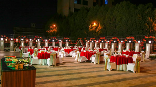 The Everest Hotel image 7