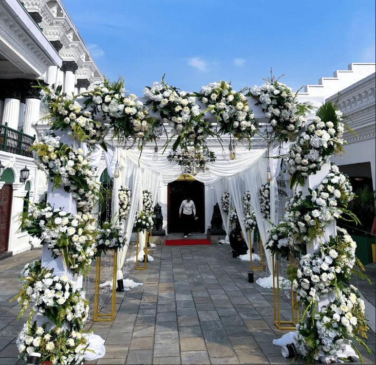 Entrance gate